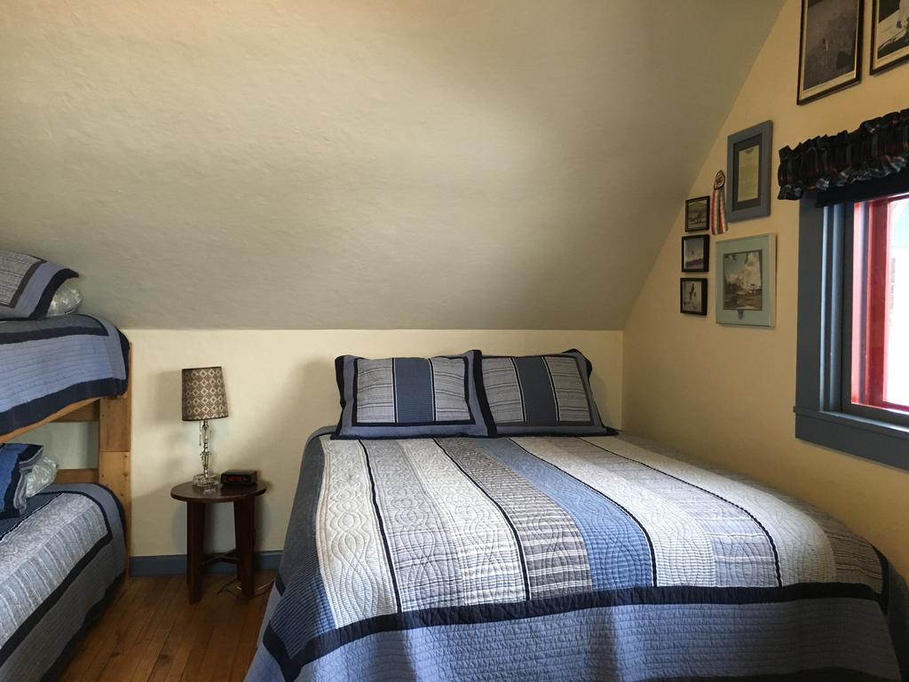 Sleep'S Cabins Sagle Exterior photo